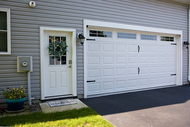 24/7 Emergency Garage Door Panel Replacement experts in Edinburg, VA